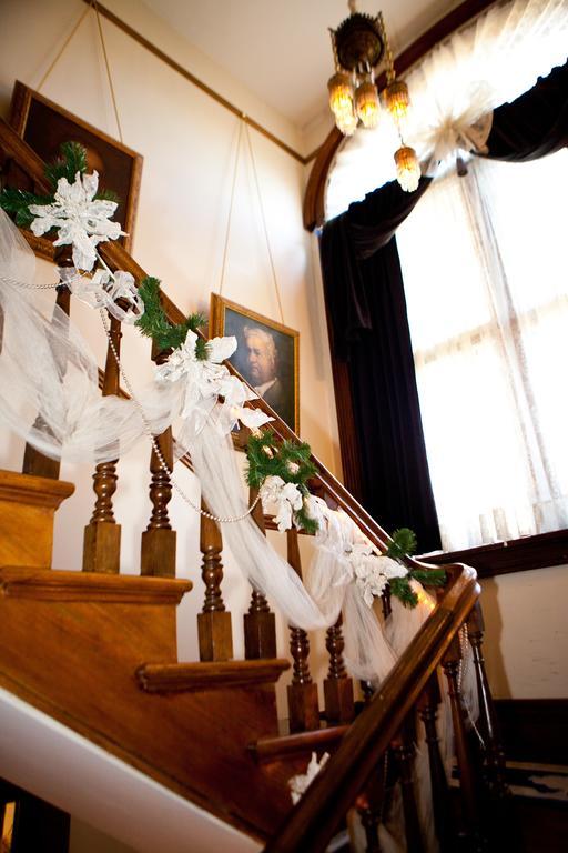 Beall Mansion An Elegant Bed & Breakfast Inn オールトン エクステリア 写真