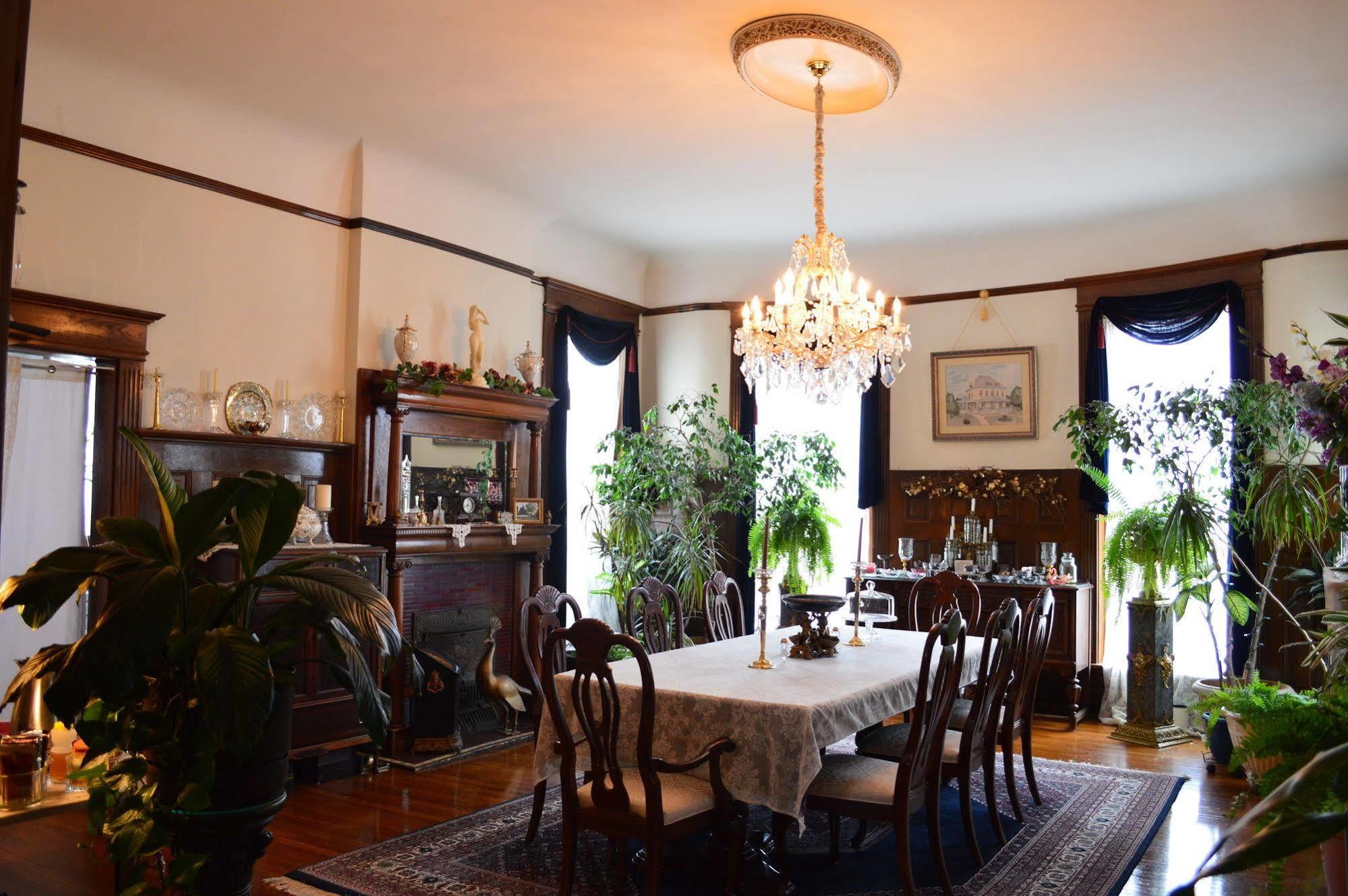 Beall Mansion An Elegant Bed & Breakfast Inn オールトン エクステリア 写真