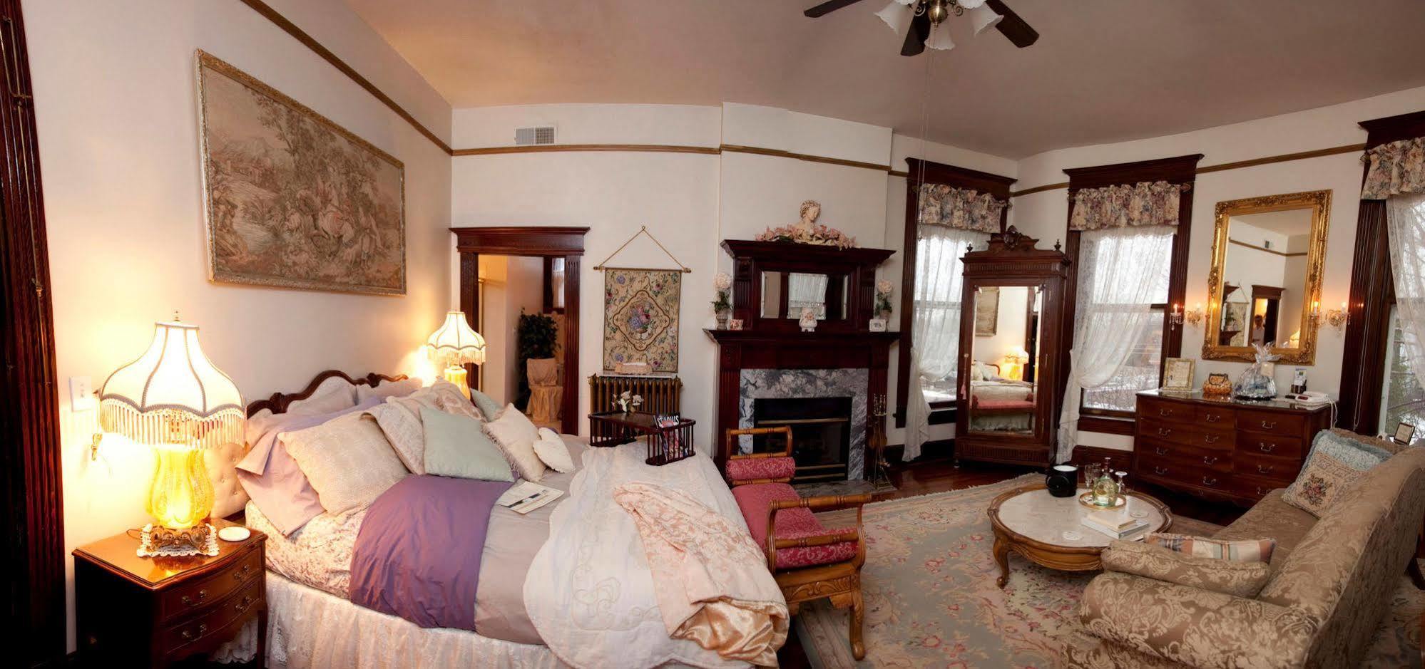 Beall Mansion An Elegant Bed & Breakfast Inn オールトン エクステリア 写真